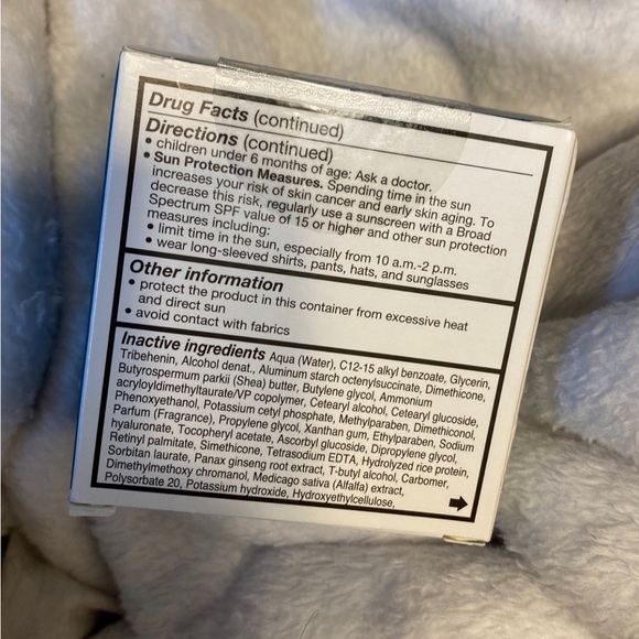 Protect and perfect intense advanced day cream - Picture 10 of 11